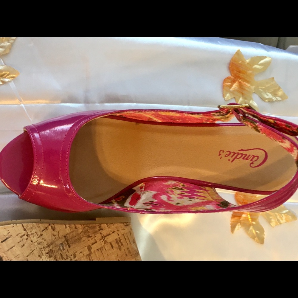 Candie's Fuschia Patent Wedge S 8.5 - Picture 9 of 11